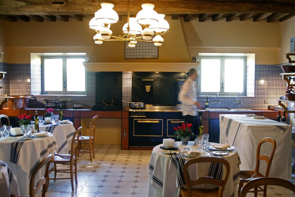 Le Mas De Peint - Hotel Et Restaurant Arles Buitenkant foto